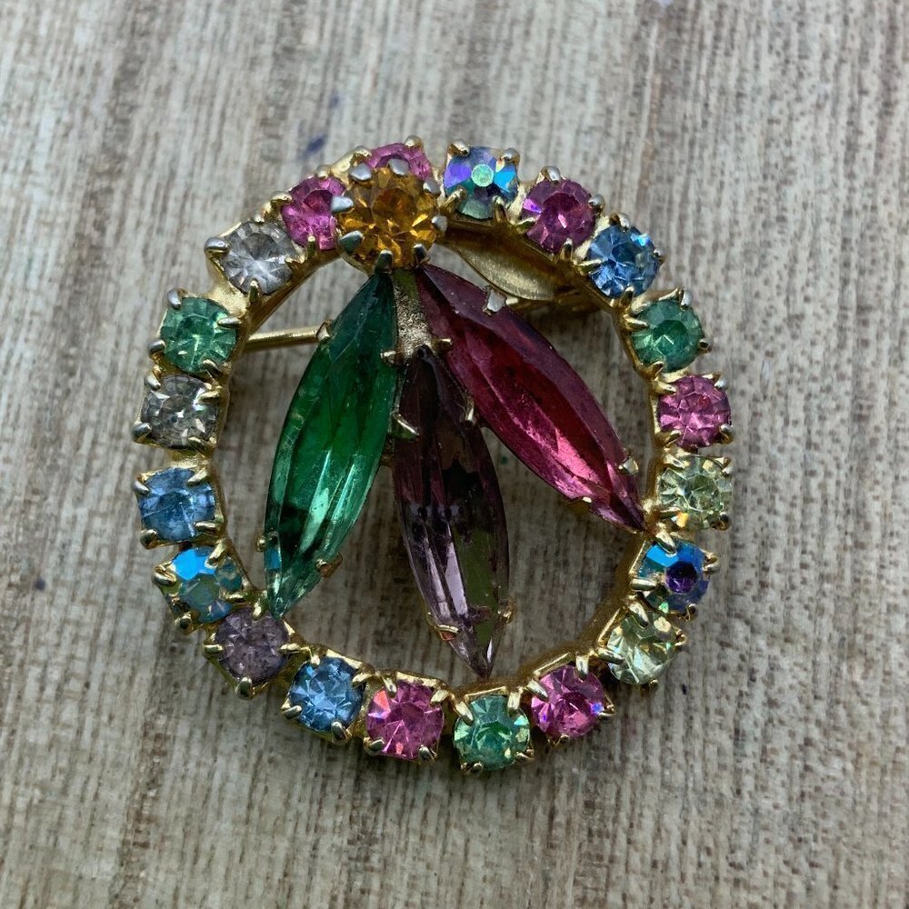 Round Rhinestone Vintage Gold Tone Brooch